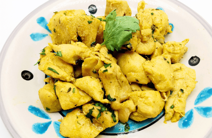 D04 Pollo al curry en crema de coco